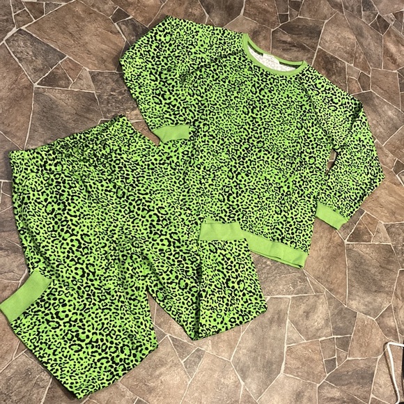 NWT Set French Terry Green Leopard Jogger & Sweatshirt Sz M - Picture 4 of 14